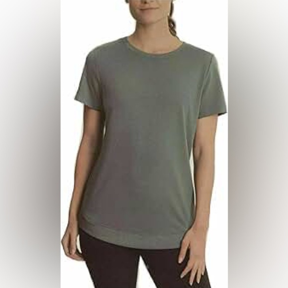 Danskin T Shirt Green size Medium